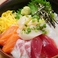彩り海鮮丼