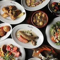 お酒にもぴったり合う小皿料理も充実◎