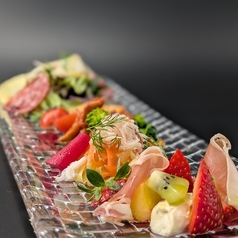 Dinner B コースに含まれる アンティパストミスト