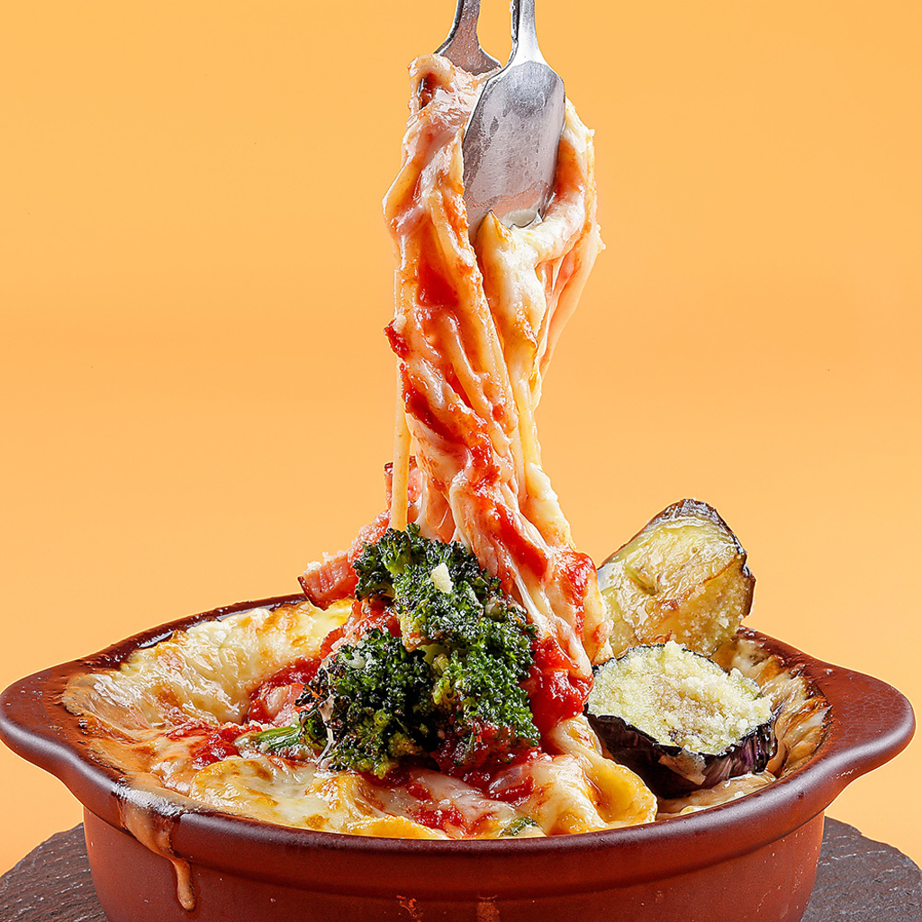 【チーズボルケーノ】チーズの下から飛び出すパスタはまさにボルケーノ！！