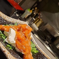 お酒にぴったりのメニューを用意してます。