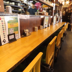 カウンター6席ございます。用途に合わせてご利用ください。