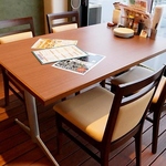 日当たり良好なお席は、ランチの人気席。居心地の良い人気席です周りが気にならないお席は2名様～。