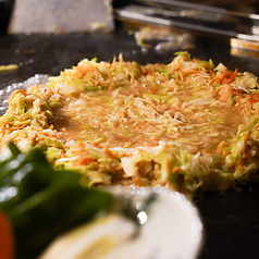 お客様の目の前で最高のもんじゃをご提供！の写真