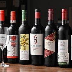 料理の魅力を引き立てる厳選ワインを豊富にご用意