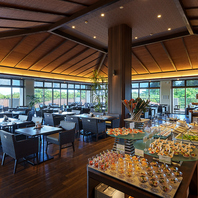 洗練された上質空間で味わう、至福のホテルディナー