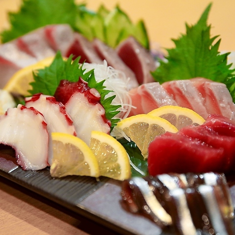 名物！炭火焼の宮崎鶏と全国から厳選した焼酎を心ゆくまでお楽しみいただける居酒屋