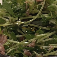 豆苗の梅和えサラダ