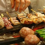 お店で一本一本焼き上げる焼き鳥はぜひ頼んでいただきたい逸品です。