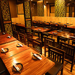 モダンな店内は落ち着いた雰囲気でゆったりくつろげます。女子会やデート、宴会にもぴったり