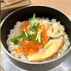 鮭とイクラの釜めし