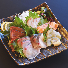 ■ マル都の刺身盛り6種