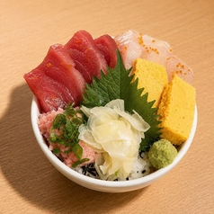本マグロ三色丼