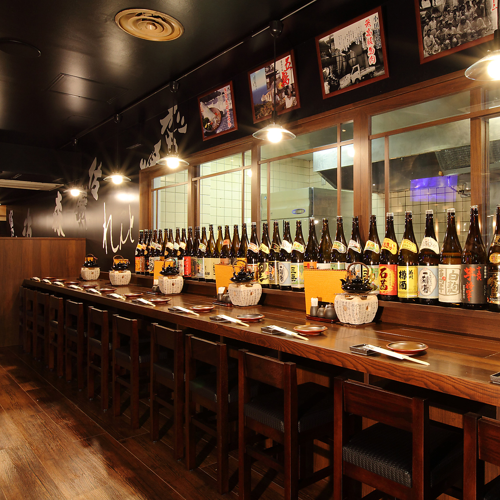 九州の屋台を思い出す、活気あるカウンター席！職人が織り成すライブ感たっぷりの特等席です♪