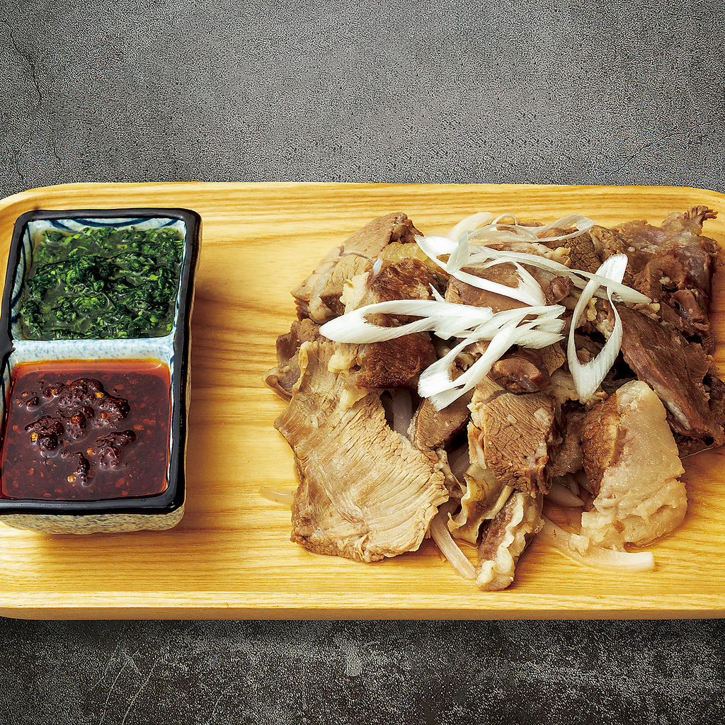 スパイスの香りが漂うウイグル料理などを楽しめる中華料理店です◎異国の地に旅するような感覚です♪