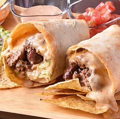 アメリカンサイズのビックブリトーはシェアもできる♪の写真