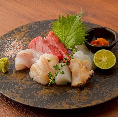 贅沢なお魚やお肉を欲張りな飲み放題コースでご堪能下さい。