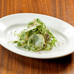 桜鯛の炙り　岐阜県産ほうれん草のソース和え