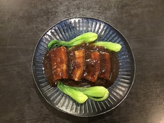 麻婆春雨／豚角煮／豚キムチ炒め／ニラ玉／エビ豆腐旨煮／トマトと玉子炒め／チンジャオロース