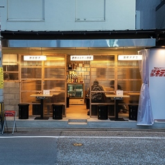 通りに面したテラス席は開放感もあり屋台の雰囲気や、ペットの同伴も可能となっており、お散歩の合間にに食事も出来る人気のお席です!