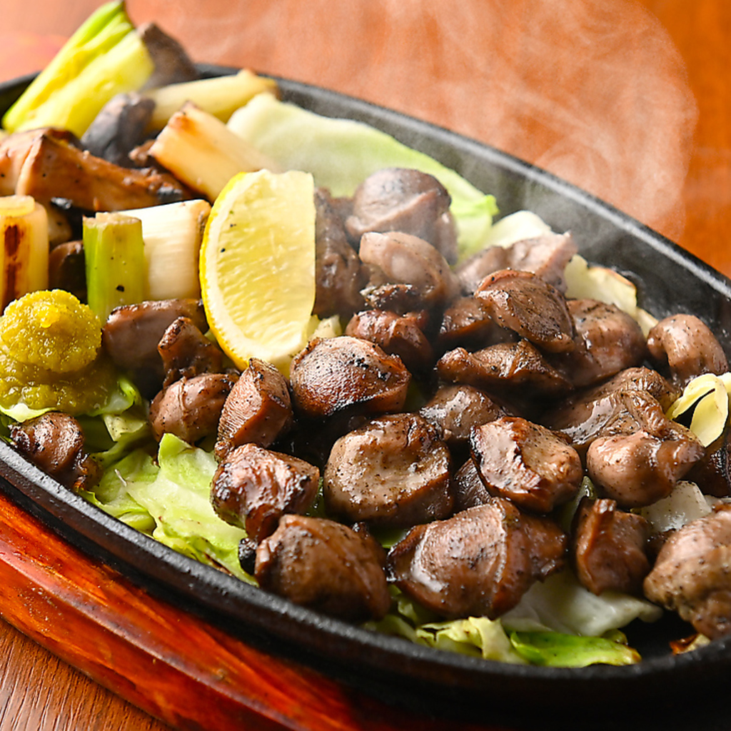 炭火使用ですので毎日炭起こしから！