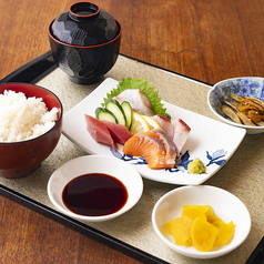 新鮮な海の幸や日替わりで楽しむ定食！