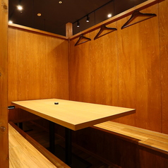 当店では5名様までご利用いただける個室を6部屋ご用意しております。