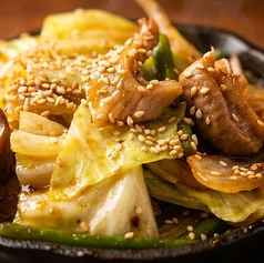 名物!ミックスホルモン炒め