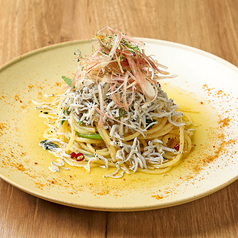 シラスとボッタルガペペロンチーノ ～茗荷と紫蘇のアクセント～