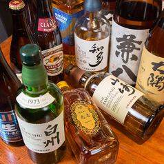 月替わりの日本酒と定番ドリンクを、どなたでもお気軽に