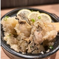 料理メニュー写真&nbsp;土鍋で炊く！大粒牡蠣のレモンバターごはん