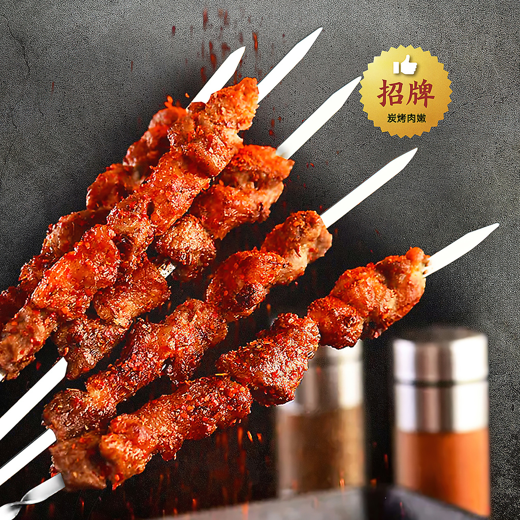 ラム肉料理は、柔らかな肉質と香辛料の絶妙な調和が魅力。スパイシーさが食欲を刺激してやみつきに◎