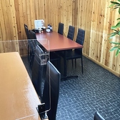 テーブル席、カウンター席もございます