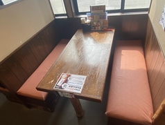 テーブル席