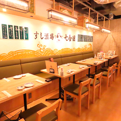 【テーブル席】店内は広々していて、テーブル席も多数ご用意ございます。