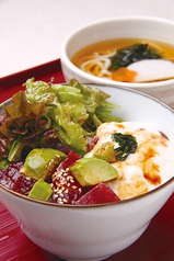 まぐろとアボカドのやまかけ丼定食/炙り鶏ときのこの親子丼定食