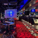 オシャレな大人空間が広がるメインフロアは最大100名様までOK