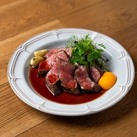 肉料理や魚料理、デザートまで豊富な逸品をご用意◎
