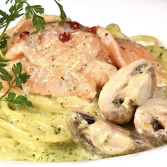 サーモンのバジルクリームパスタ