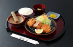 ご飯は宮城県のブランド米・ひとめぼれを使用しており、とんかつとの相性も抜群です♪