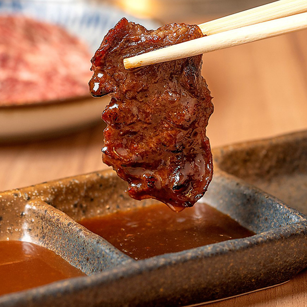 どんどん亭は「タレ」が旨い！伝統を守りつつ、創業47年から進化し続けるタレは醤油/味噌/辛口の3種