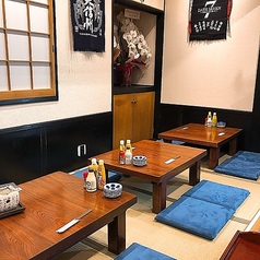 お座敷のお席は4名席を4席ご用意しております。団体様や、貸切でのご相談も承ります。