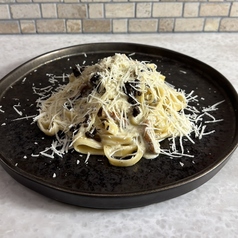 望来豚の自家製パンチェッタの トリュフクリームフェトチーネ カルボナーラ