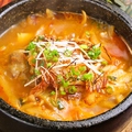 料理メニュー写真 豚バラ肉と豆腐のピリ辛鍋