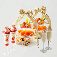 贈答用フルーツを使用した優雅なコースで特別感を演出