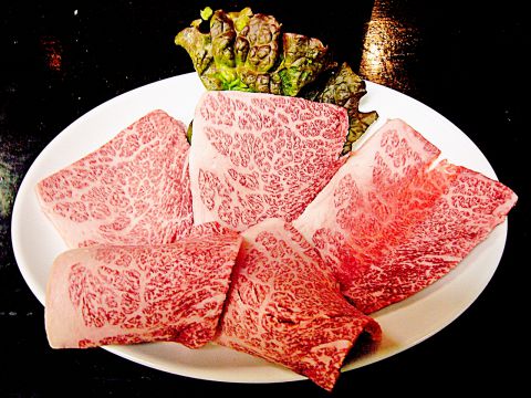 肉の旨さを追求して、辿り着いた者の舌も納得させる程の人気店！！