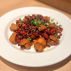 四川風鶏肉唐揚げの唐辛子炒め