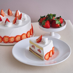“朝摘み完熟紅ほっぺ”いちごのふわ生ショートケーキ