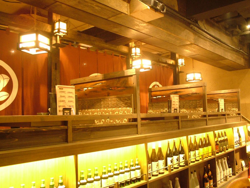 京の舞台をイメージした一つ段々客席！眼下には活気あふれるオープンキッチンが見下ろせる★