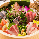 宴会、飲み会にピッタリな彩り豊かな豪華刺身盛り合わせもご用意ございます。